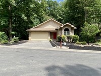 Building Photo - 310 Paoli Trce