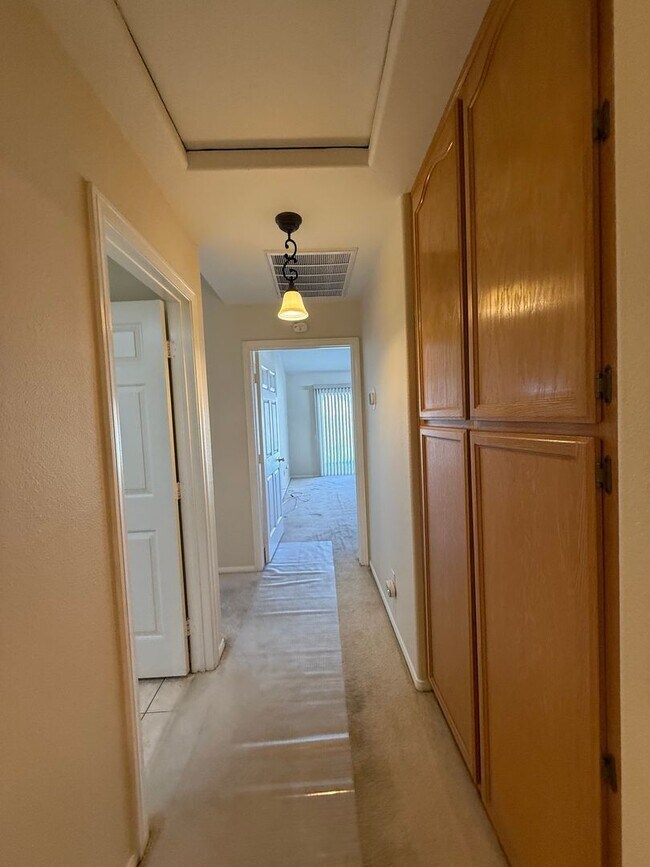 Building Photo - Beautiful Spring Valley Lake Home, 3 Bedrooms, 2 Bathrooms, New Paint