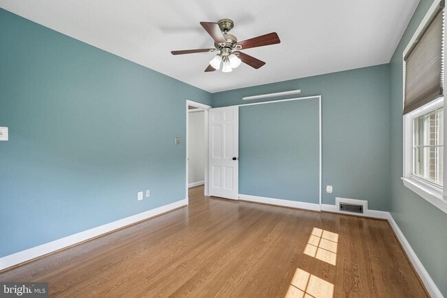 Building Photo - 511 Crestwood Dr