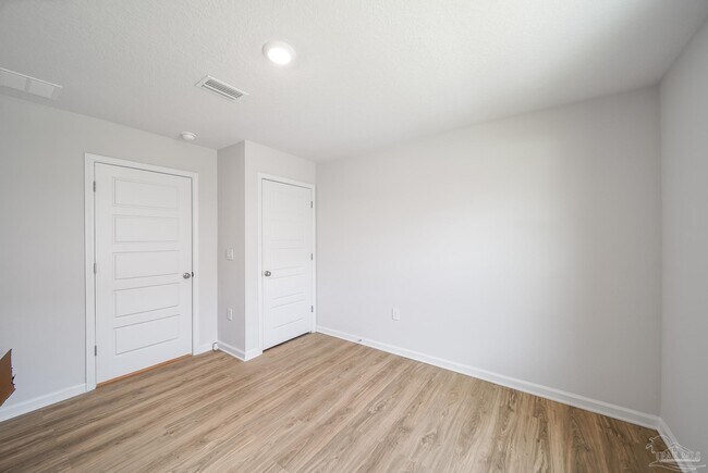 Building Photo - 6347 Burrow Ln