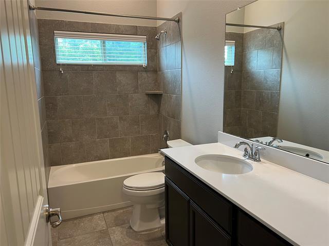 Building Photo - 801 Lake Cypress Ln