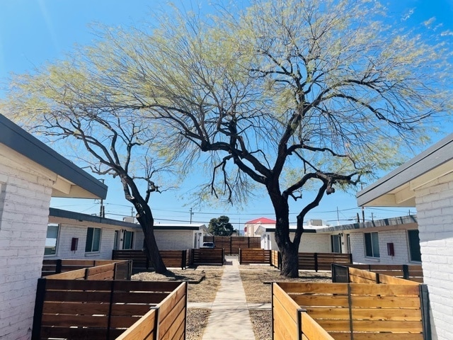 Building Photo - 1/2 Off First First Month! Luxury 2 Bed Ap...