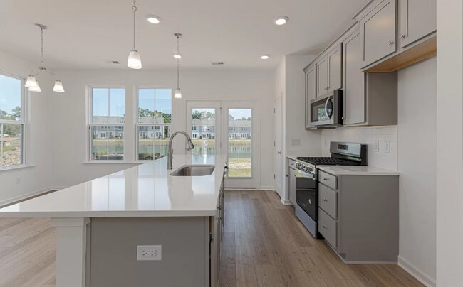 Building Photo - 520 Trotters Ln