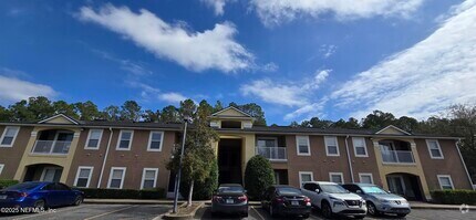 Building Photo - 3700 Kirkpatrick Cir