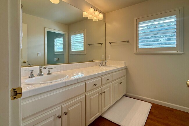 Building Photo - 1876 Heritage Way