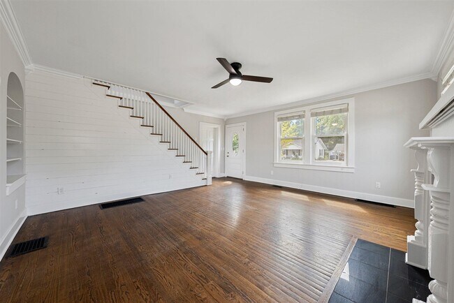 Building Photo - 943 Nutwood St