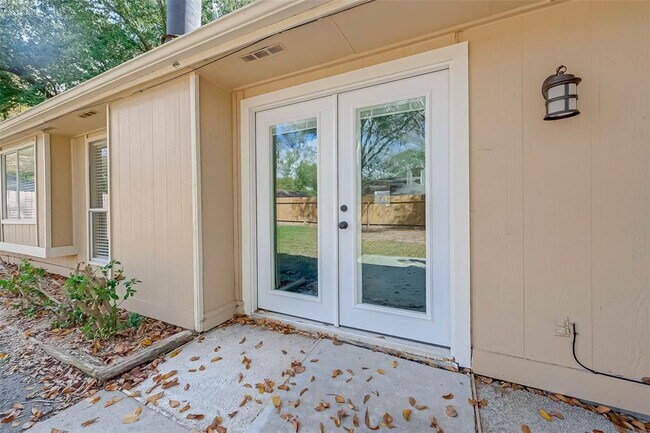 Building Photo - 2928 Laurelridge Dr