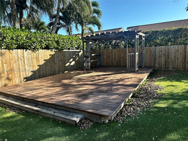 Building Photo - 4249 SW 154th Ave