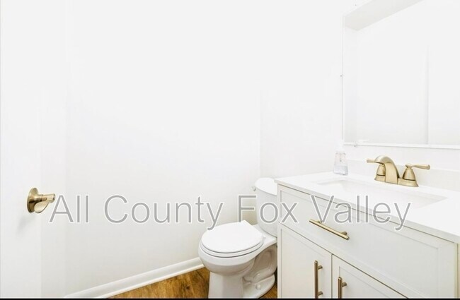 Building Photo - 142 Warwick Dr