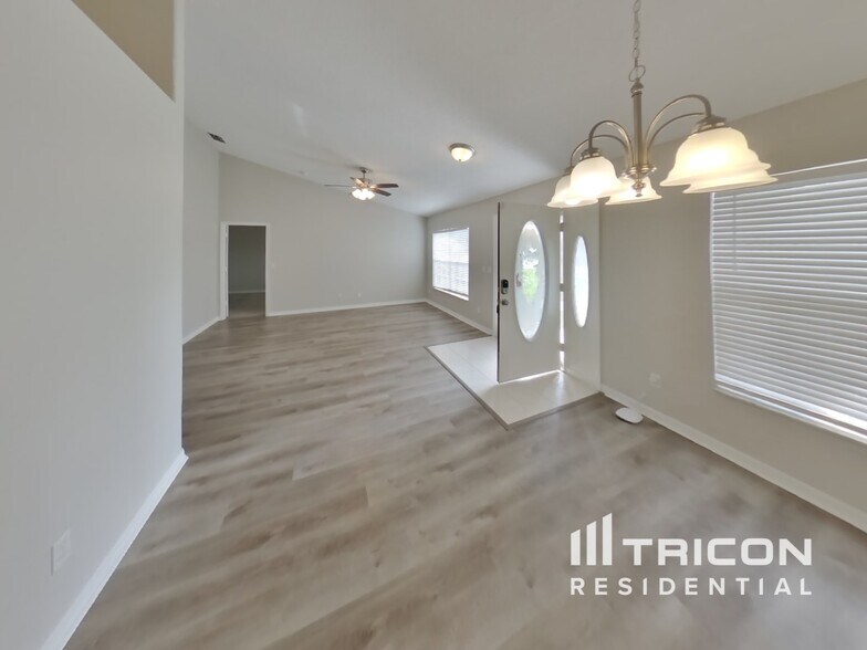 Building Photo - 4151 Candler Ave