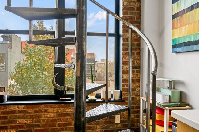 Building Photo - 1111 W St NW