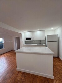 Building Photo - 10805 NW 10th Ave