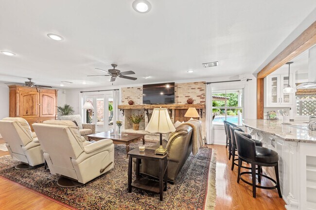 Building Photo - 1026 S Morgan Ave