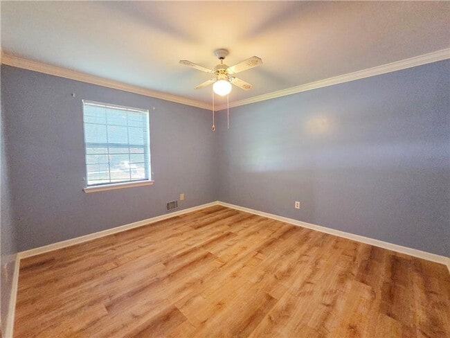 Building Photo - 3533 Charlotte Dr