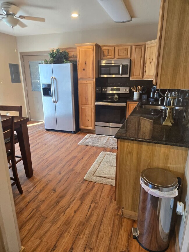 Building Photo - 1207 Shahan Prairie Rd