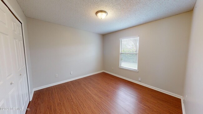 Building Photo - 12180 Basalt Dr N