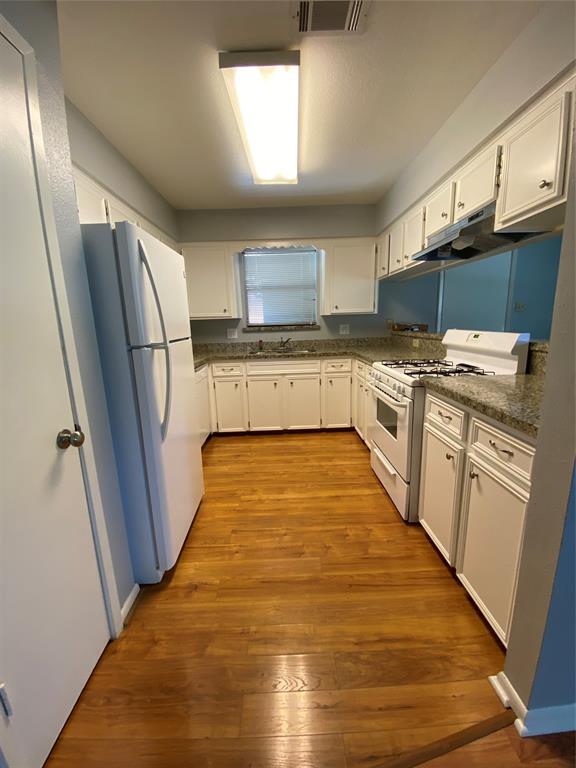 Building Photo - 2714 Sherwood Hollow Ln