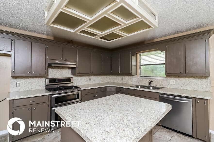 Building Photo - 2013 Bonnycastle Ln