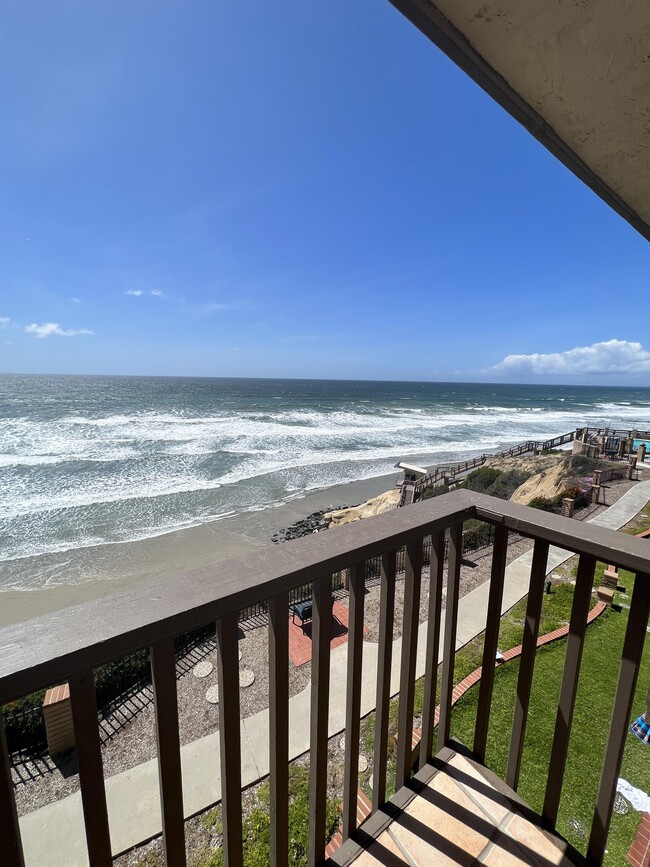 Building Photo - 190 Del Mar Shores Terrace