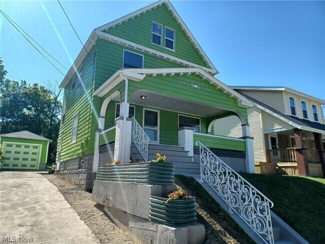 Building Photo - 112 N Portland Ave