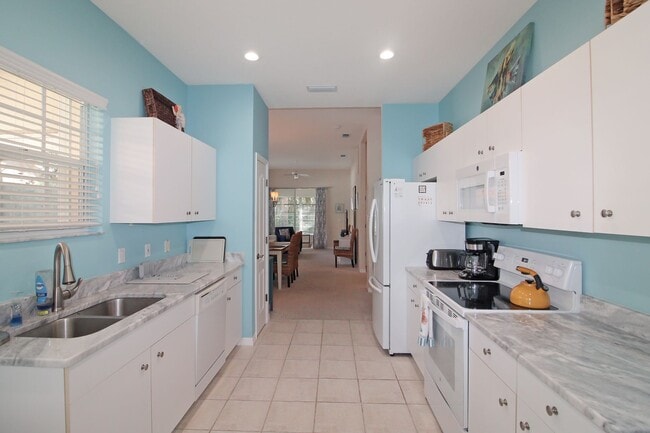 Building Photo - Waterford Annual Villa For Rent