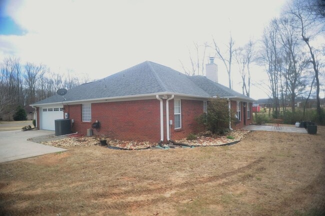 Building Photo - Updated Stunner