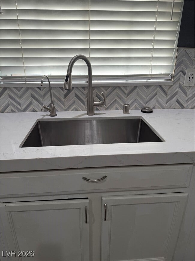 Building Photo - 5844 Aimless St