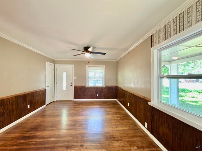 Building Photo - 111 Marilyn Dr