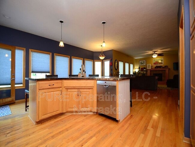 Building Photo - 2003 Crest Ridge Dr