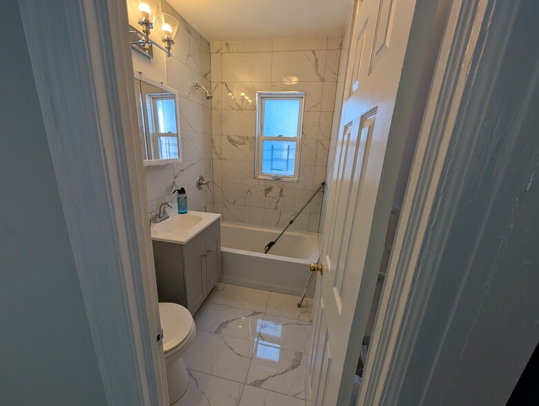 Building Photo - 10648 Ruscoe St