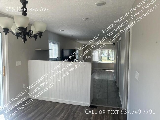 Building Photo - 955 Chelsea Ave