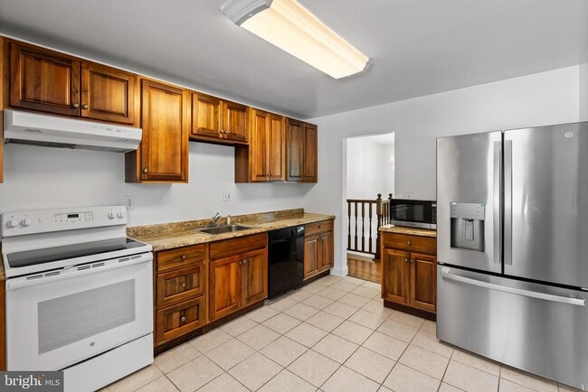 Building Photo - 10422 Floral Dr