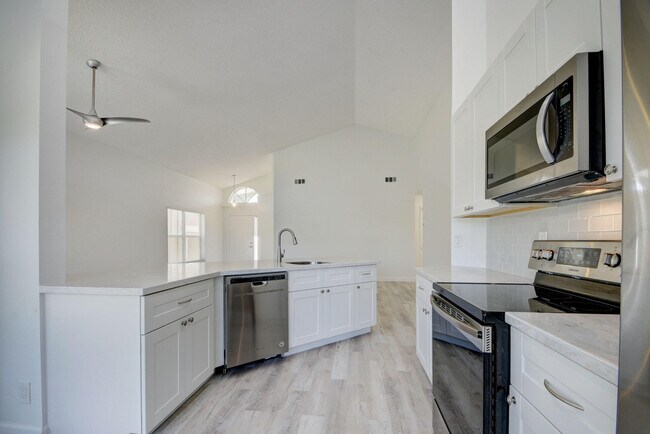Building Photo - 7390 Ashley Shores Cir