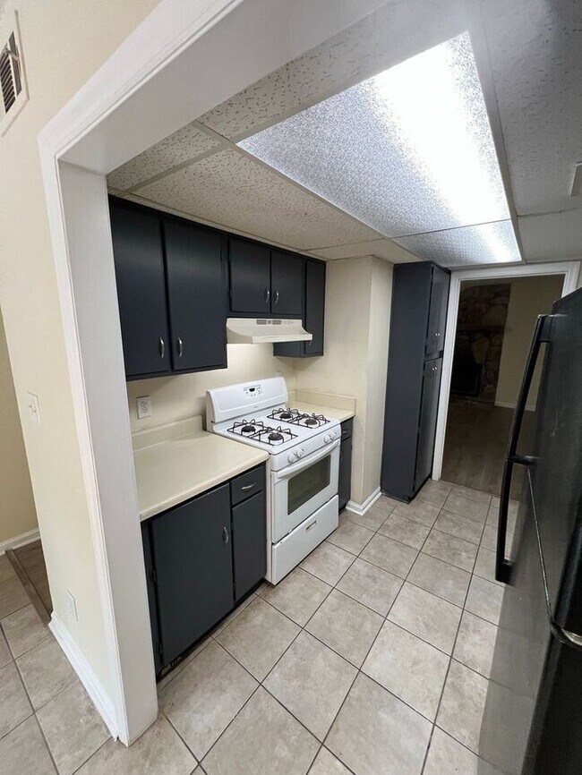 Building Photo - Now Ready! A 2 bedroom 2.5 bath in Norcross area!