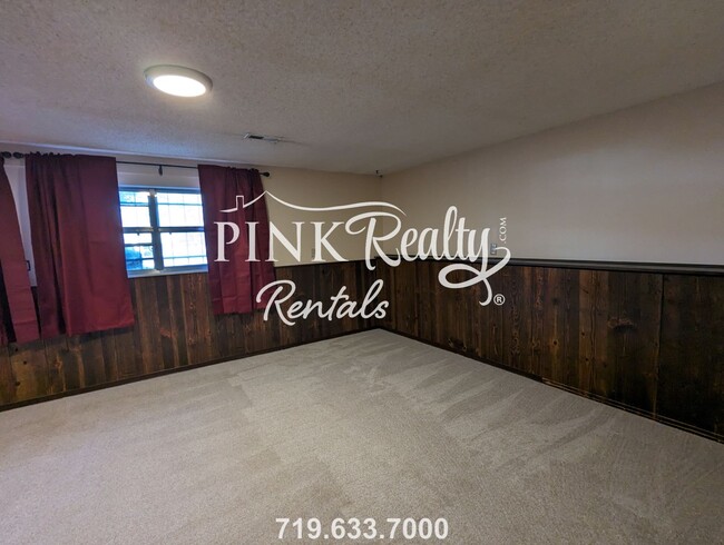 Building Photo - 4025 Cantrell Dr