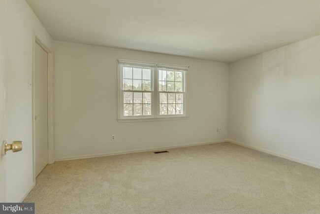 Building Photo - 3025 Ellenwood Dr