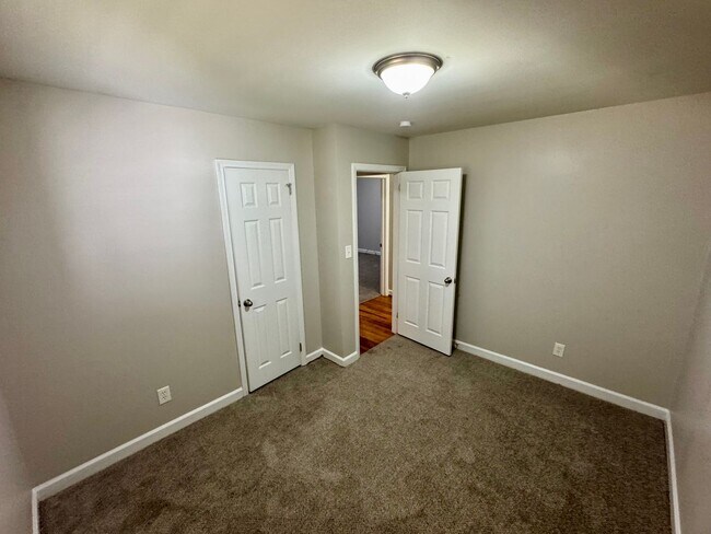Building Photo - 505 Locust Ln