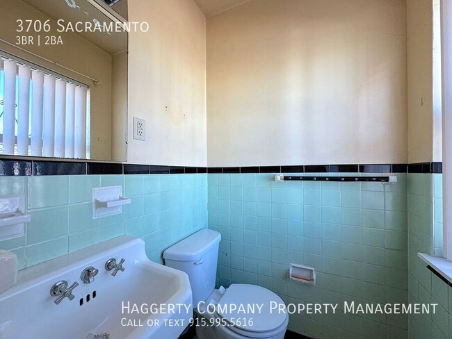 Building Photo - 3706 Sacramento-