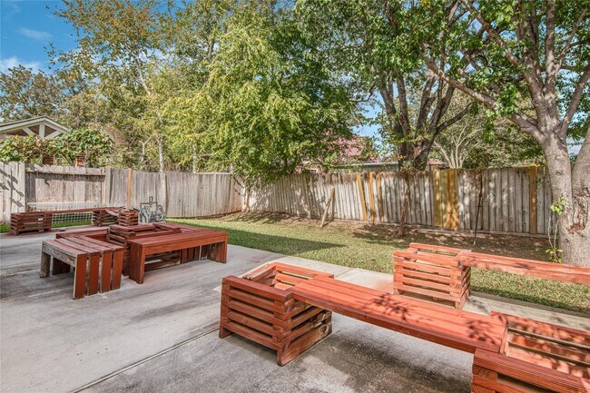 Building Photo - 16418 Pademelon Dr