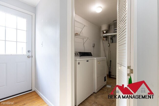 Building Photo - 2 br, 1 bath House - 1350 E Breckenridge St