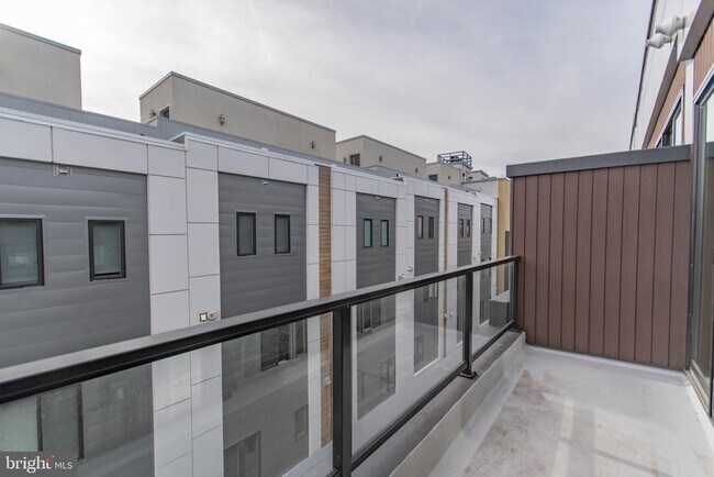 Building Photo - 105 Olive St