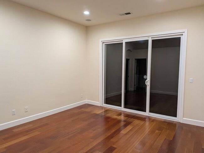 Building Photo - 3980 Avignon Ln