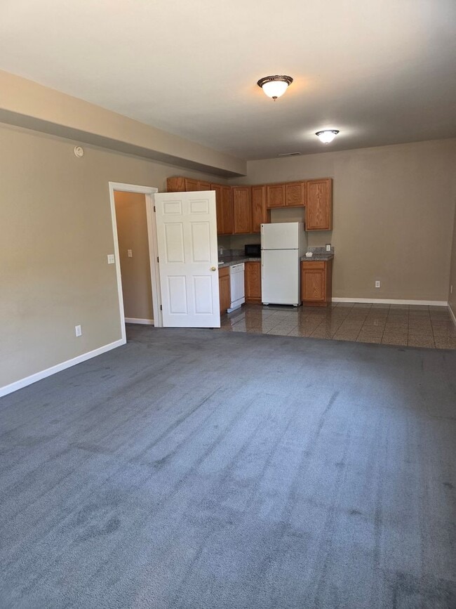 Building Photo - 20800 W Willow Springs Dr