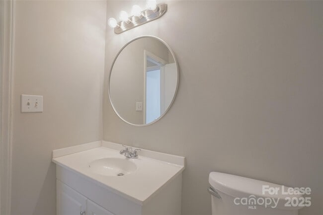 Building Photo - 4624 Old Lantern Way