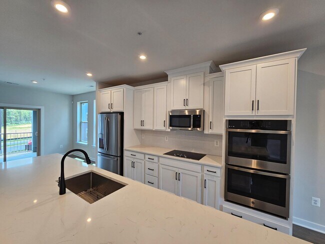 Building Photo - 13721 COBBLE Loop