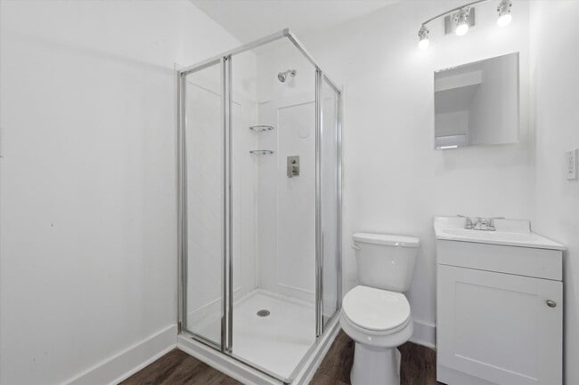 Building Photo - 2BR/3BA House | Central AC | Fast Approval