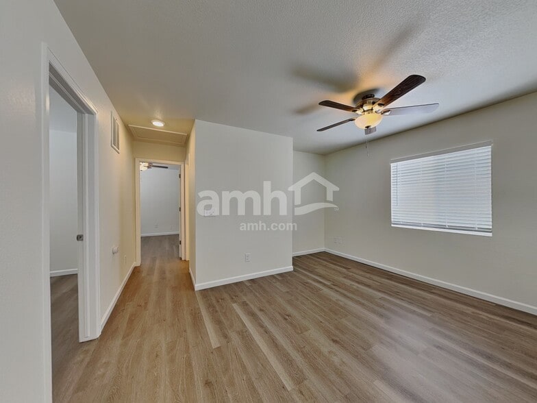 Building Photo - 4142 Knollvale Dr