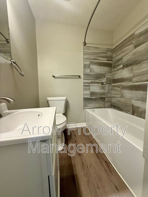 Building Photo - 3502 S 51st St