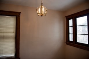 Building Photo - 9 Dinsmore Ave