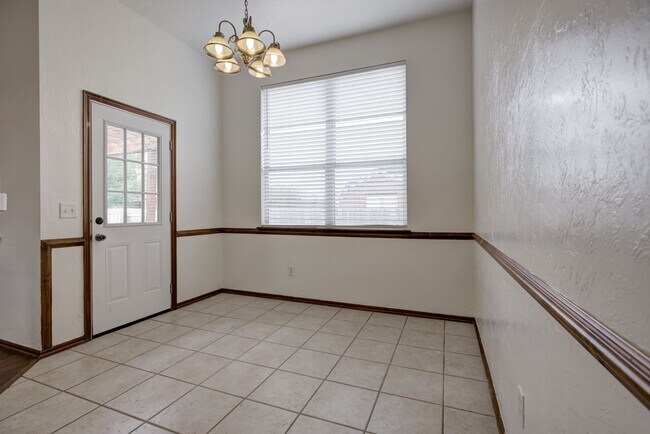 Building Photo - 2028 Old Central Dr